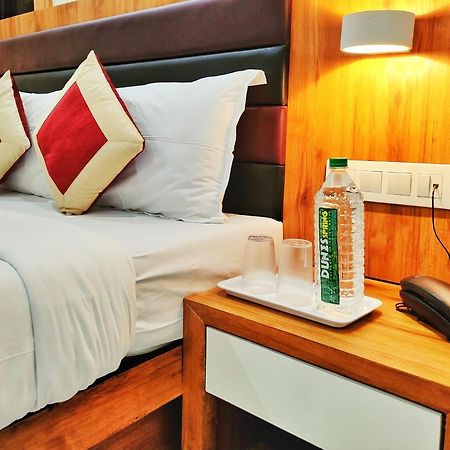 Gateway Suites Mumbai Exteriör bild