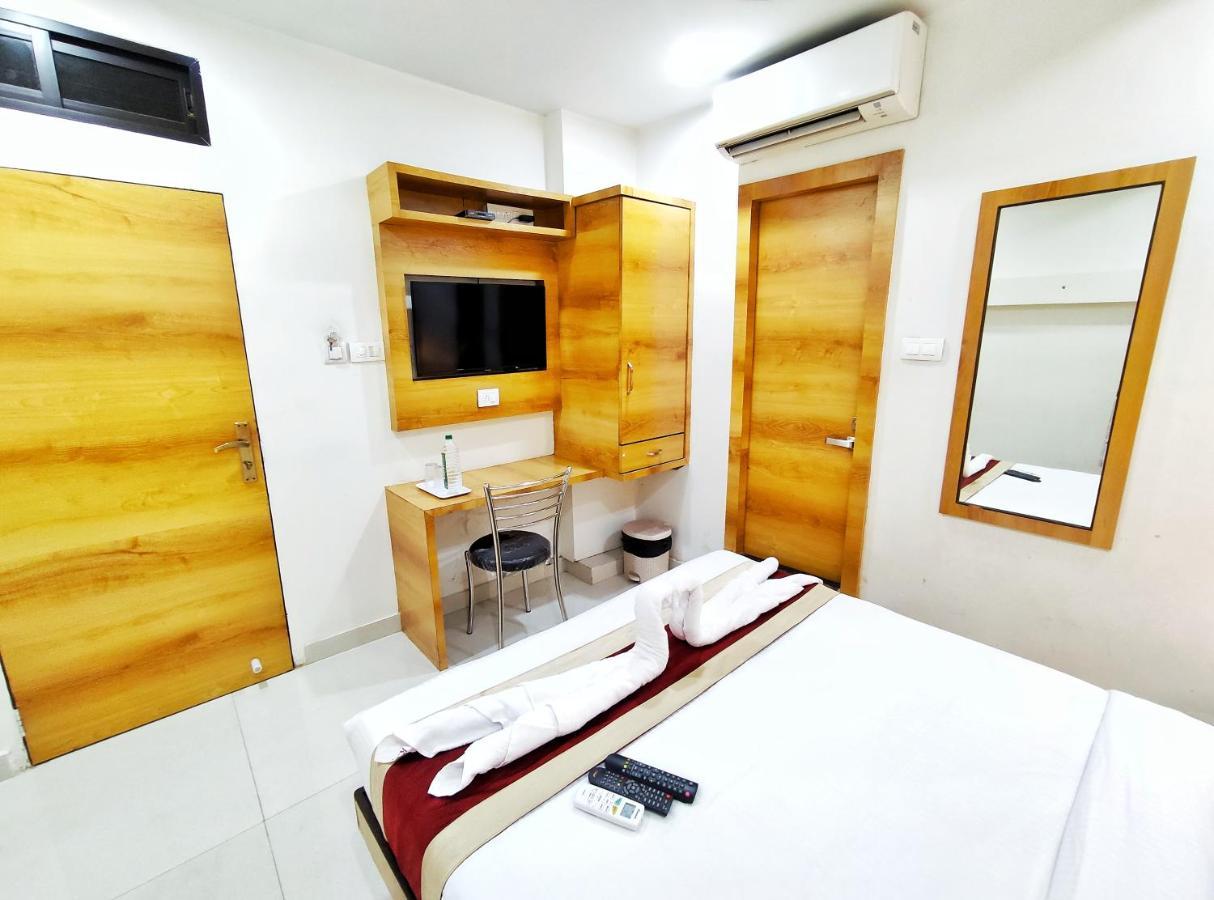 Gateway Suites Mumbai Exteriör bild