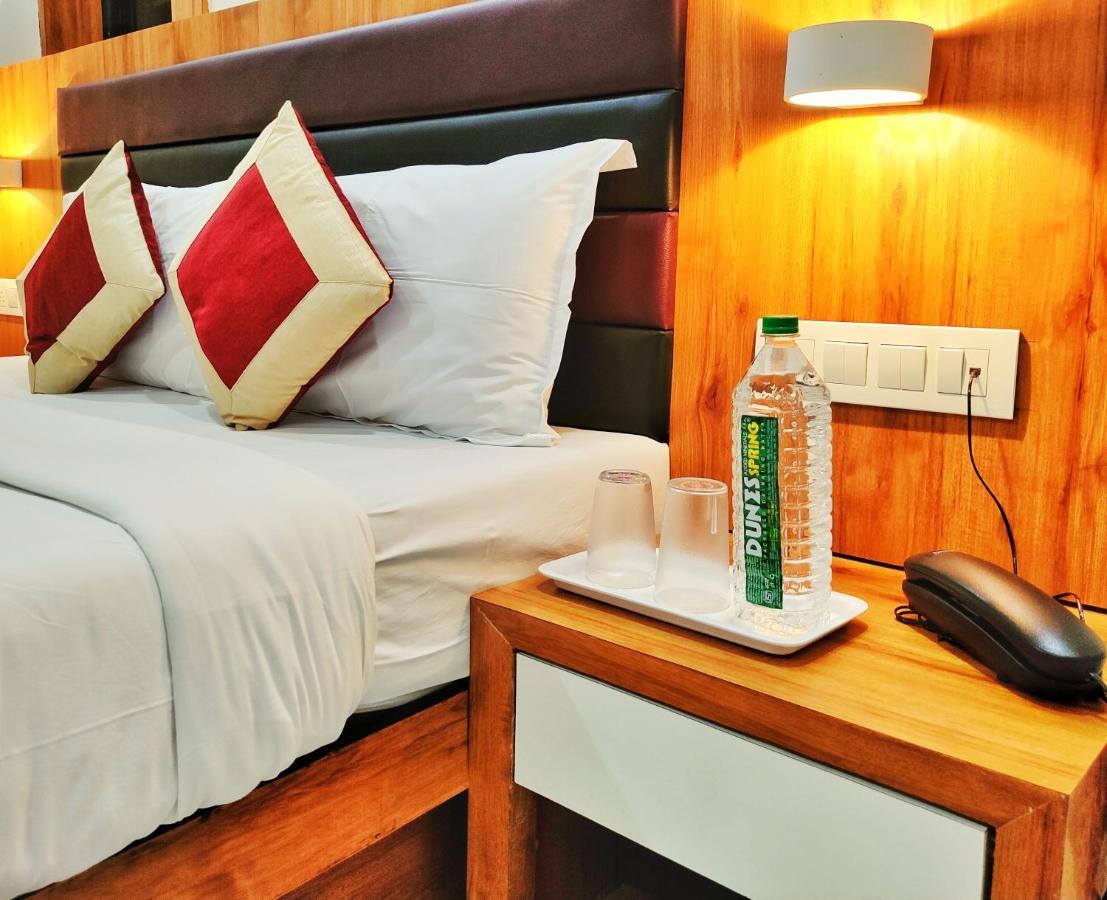Gateway Suites Mumbai Exteriör bild