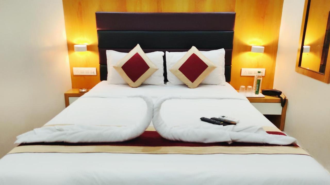 Gateway Suites Mumbai Exteriör bild